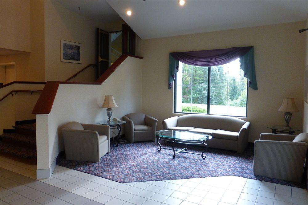 Chesapeake Inn And Suites Lexington Park Patuxent River Naval Air Station カリフォルニア エクステリア 写真