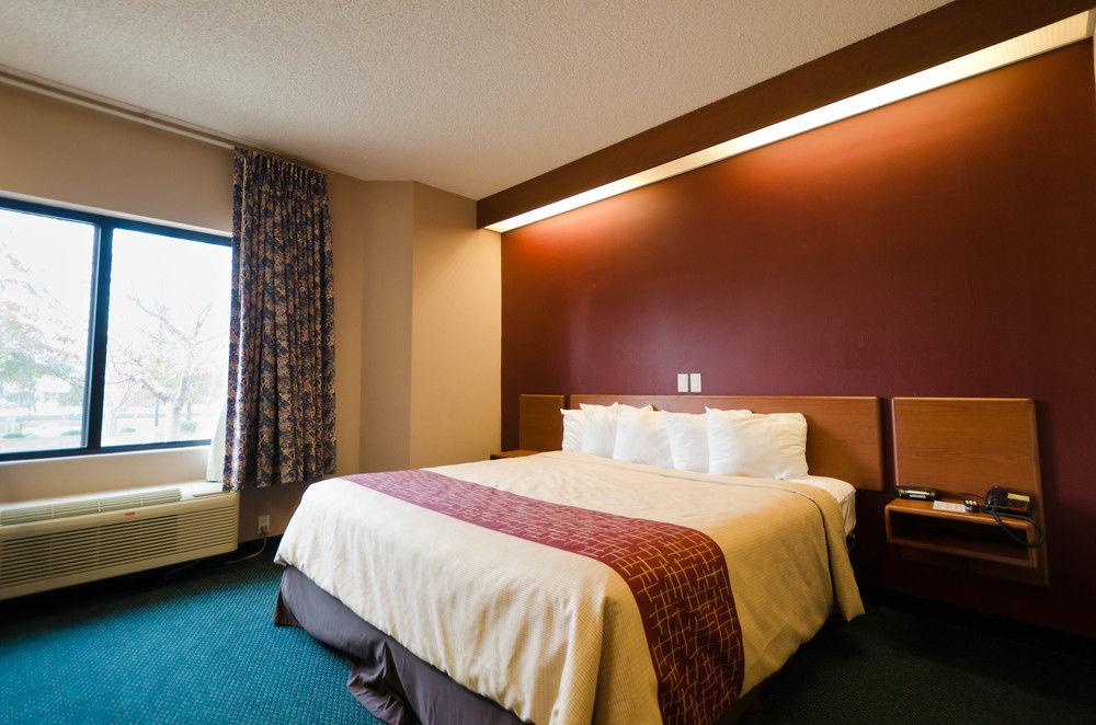 Chesapeake Inn And Suites Lexington Park Patuxent River Naval Air Station カリフォルニア エクステリア 写真