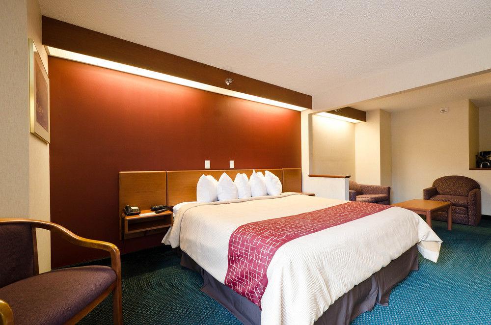 Chesapeake Inn And Suites Lexington Park Patuxent River Naval Air Station カリフォルニア エクステリア 写真
