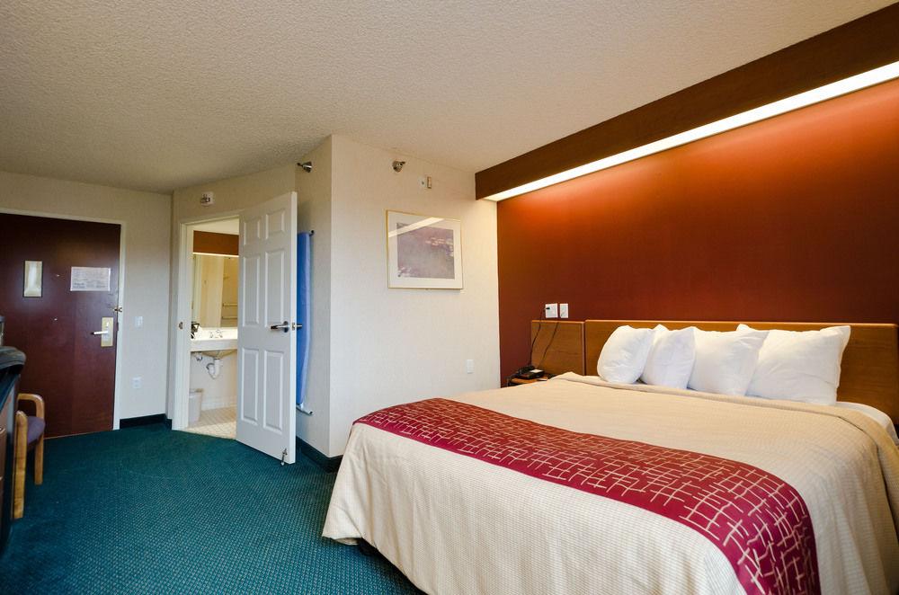 Chesapeake Inn And Suites Lexington Park Patuxent River Naval Air Station カリフォルニア エクステリア 写真