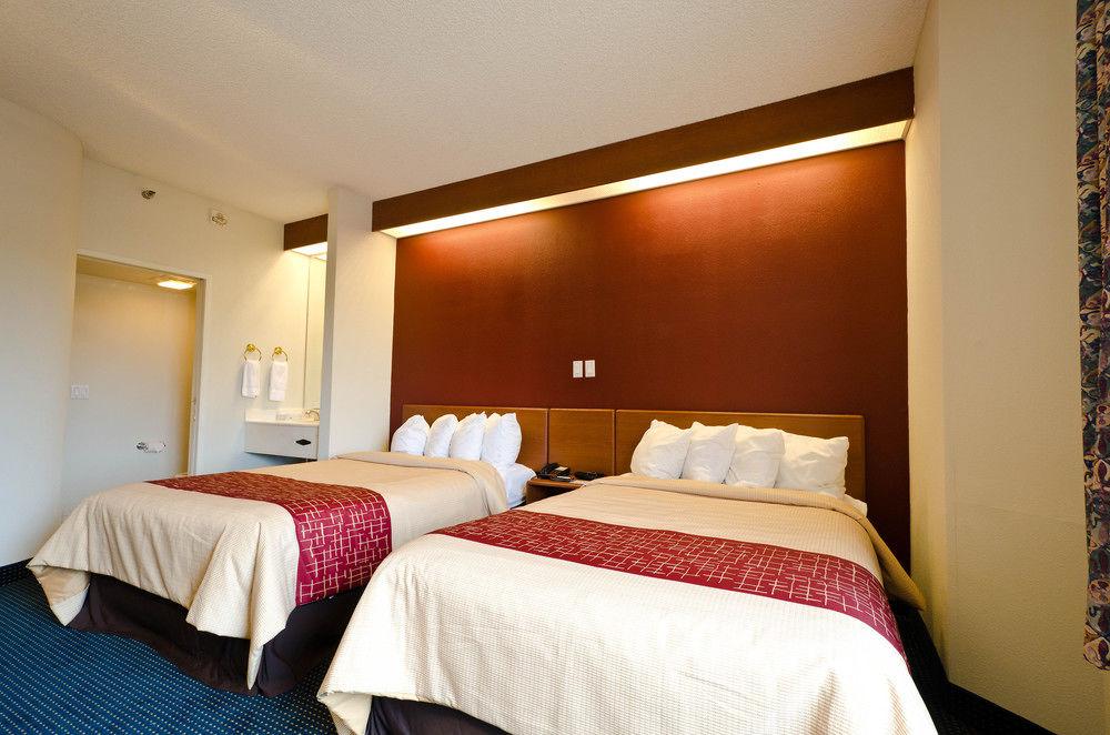 Chesapeake Inn And Suites Lexington Park Patuxent River Naval Air Station カリフォルニア エクステリア 写真