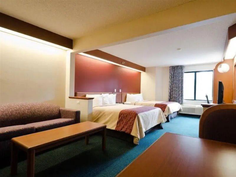 Chesapeake Inn And Suites Lexington Park Patuxent River Naval Air Station カリフォルニア エクステリア 写真