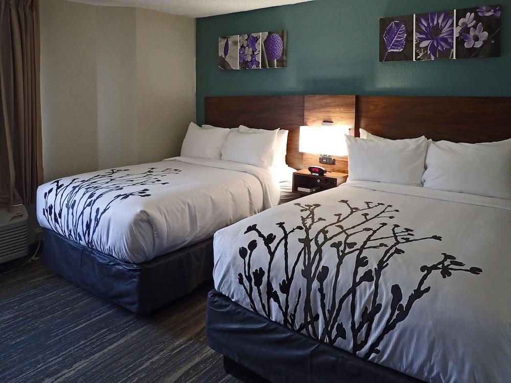 Chesapeake Inn And Suites Lexington Park Patuxent River Naval Air Station カリフォルニア エクステリア 写真