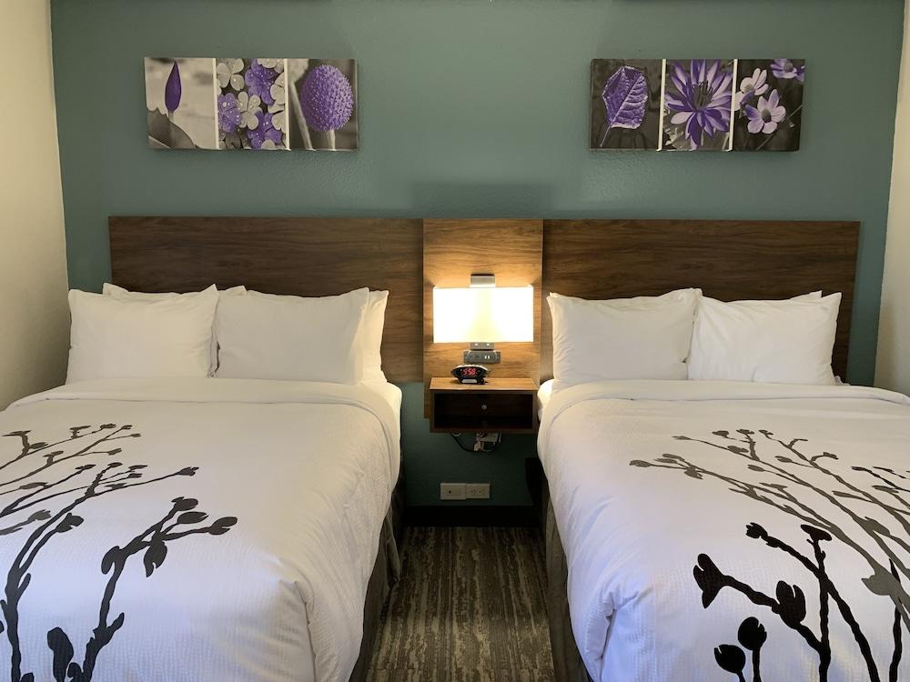 Chesapeake Inn And Suites Lexington Park Patuxent River Naval Air Station カリフォルニア エクステリア 写真