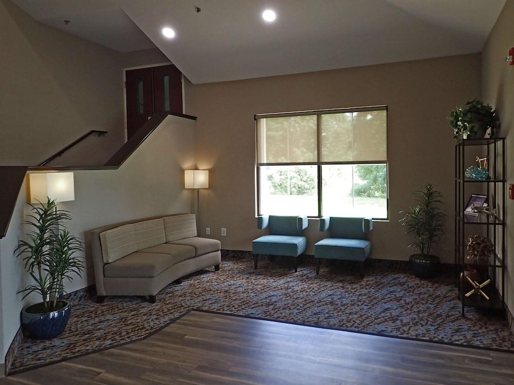Chesapeake Inn And Suites Lexington Park Patuxent River Naval Air Station カリフォルニア エクステリア 写真