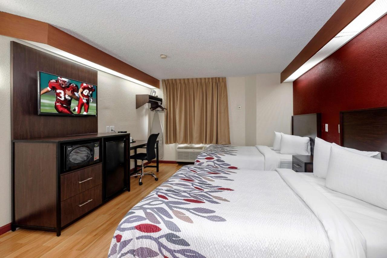 Chesapeake Inn And Suites Lexington Park Patuxent River Naval Air Station カリフォルニア エクステリア 写真