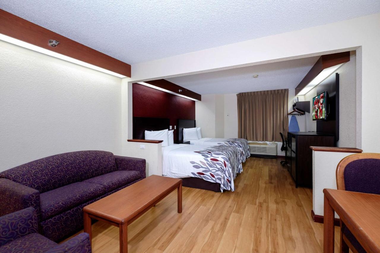 Chesapeake Inn And Suites Lexington Park Patuxent River Naval Air Station カリフォルニア エクステリア 写真