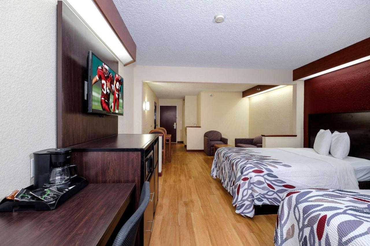 Chesapeake Inn And Suites Lexington Park Patuxent River Naval Air Station カリフォルニア エクステリア 写真