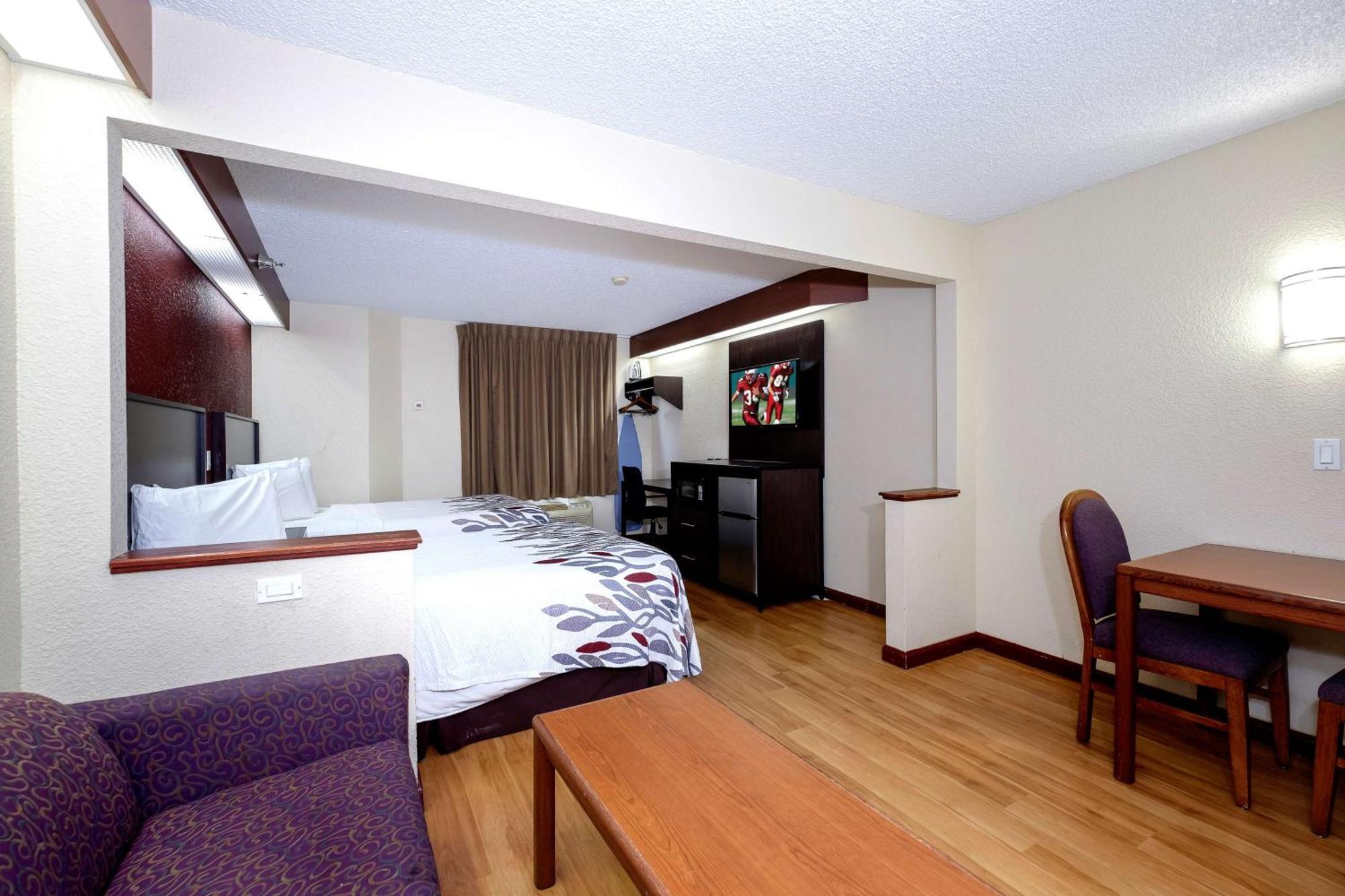 Chesapeake Inn And Suites Lexington Park Patuxent River Naval Air Station カリフォルニア エクステリア 写真
