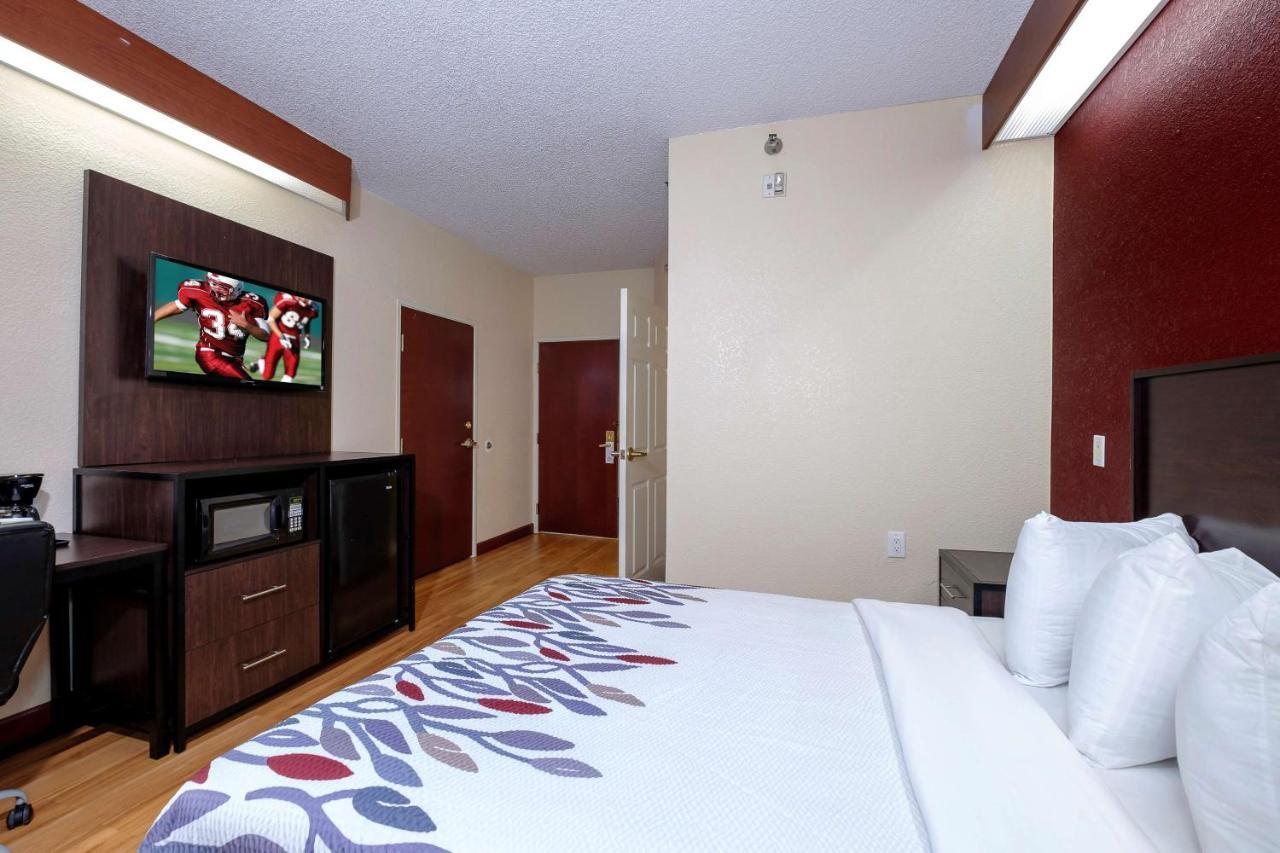 Chesapeake Inn And Suites Lexington Park Patuxent River Naval Air Station カリフォルニア エクステリア 写真