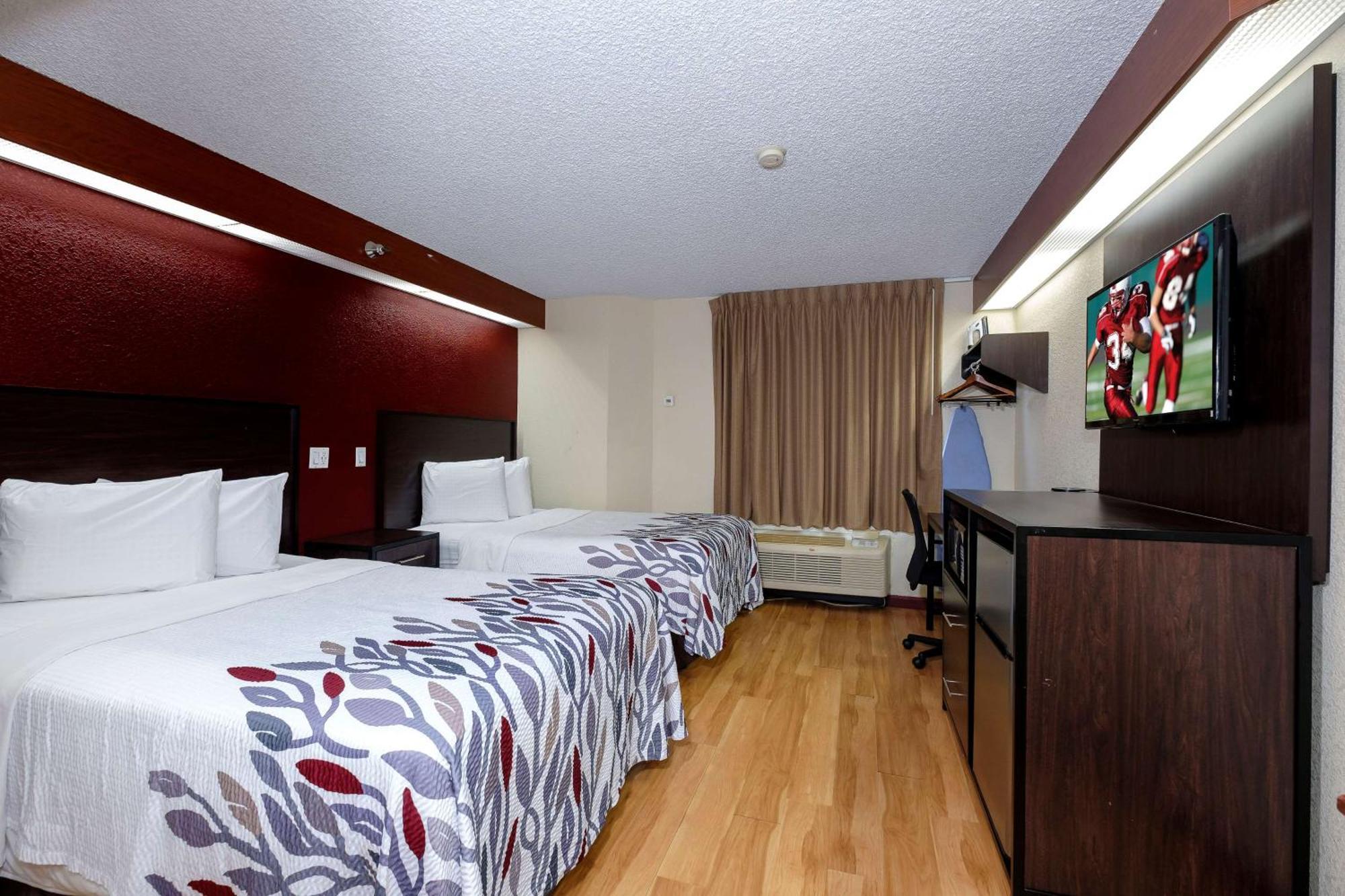 Chesapeake Inn And Suites Lexington Park Patuxent River Naval Air Station カリフォルニア エクステリア 写真