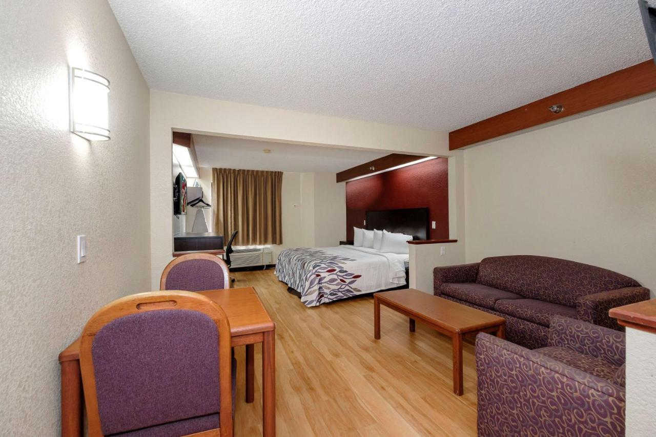 Chesapeake Inn And Suites Lexington Park Patuxent River Naval Air Station カリフォルニア エクステリア 写真