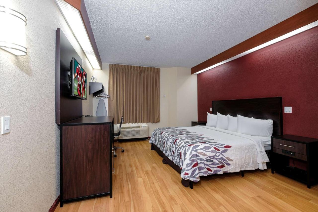 Chesapeake Inn And Suites Lexington Park Patuxent River Naval Air Station カリフォルニア エクステリア 写真