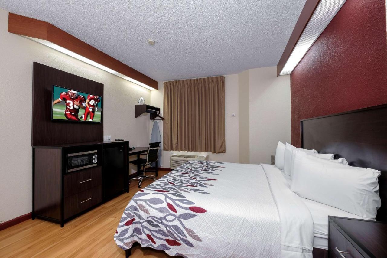 Chesapeake Inn And Suites Lexington Park Patuxent River Naval Air Station カリフォルニア エクステリア 写真