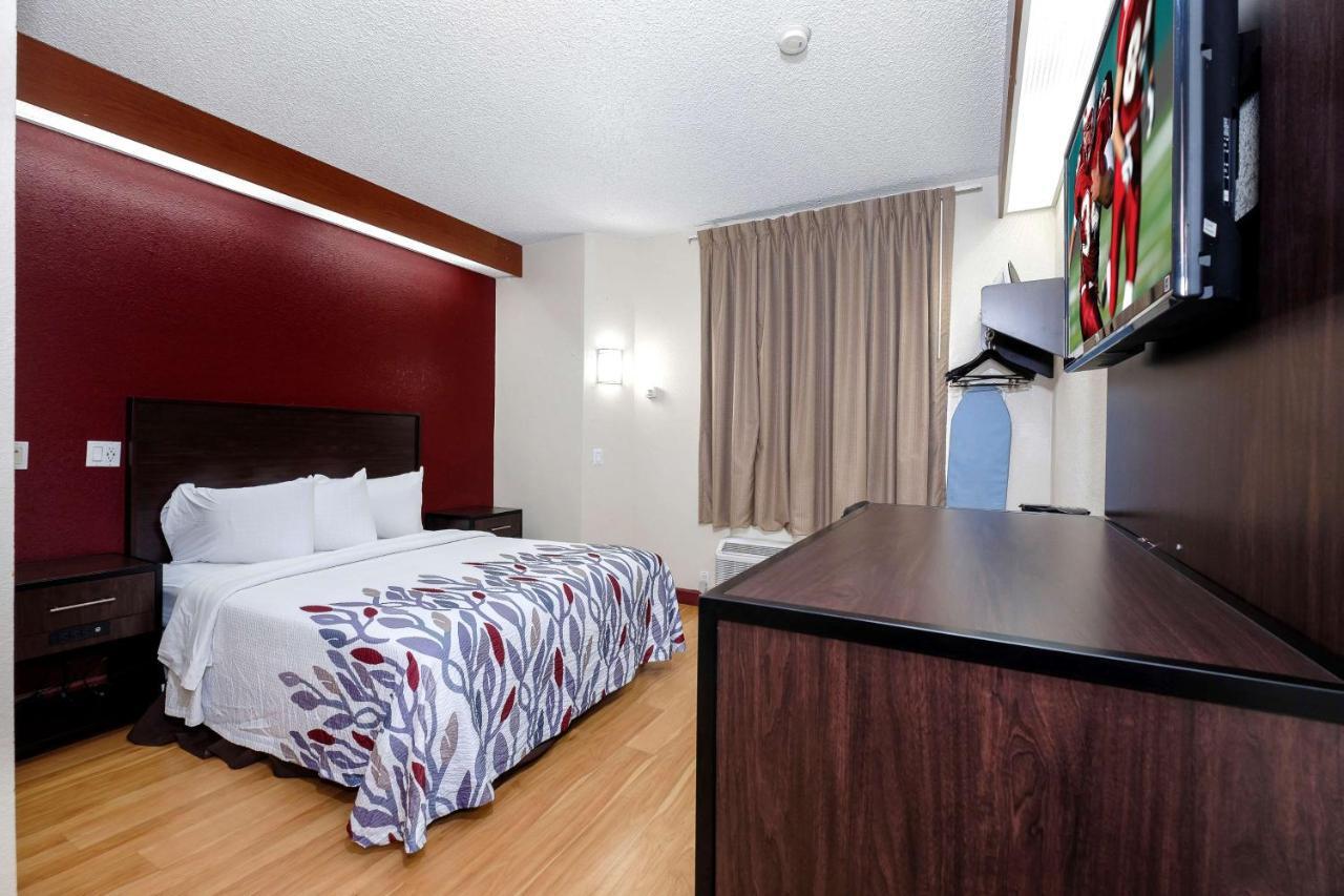 Chesapeake Inn And Suites Lexington Park Patuxent River Naval Air Station カリフォルニア エクステリア 写真