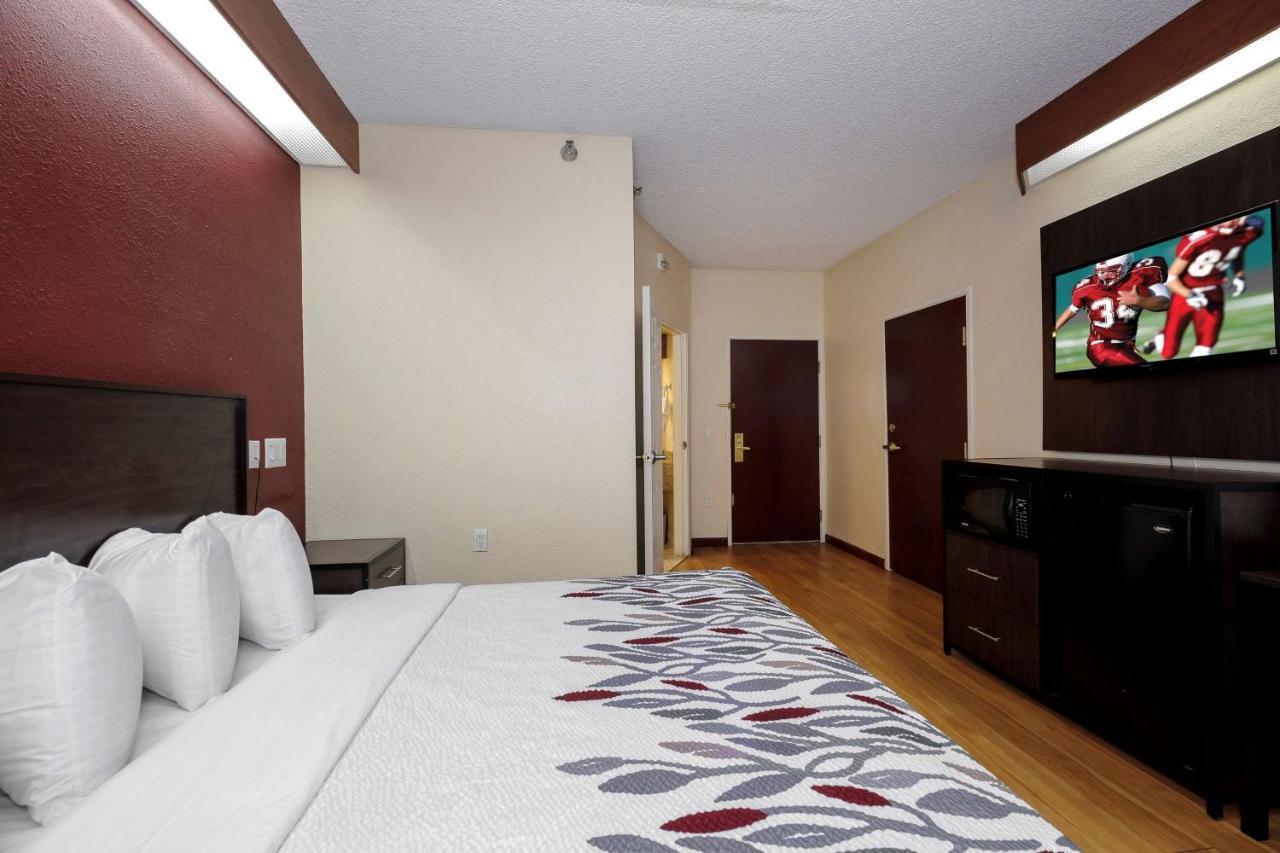 Chesapeake Inn And Suites Lexington Park Patuxent River Naval Air Station カリフォルニア エクステリア 写真